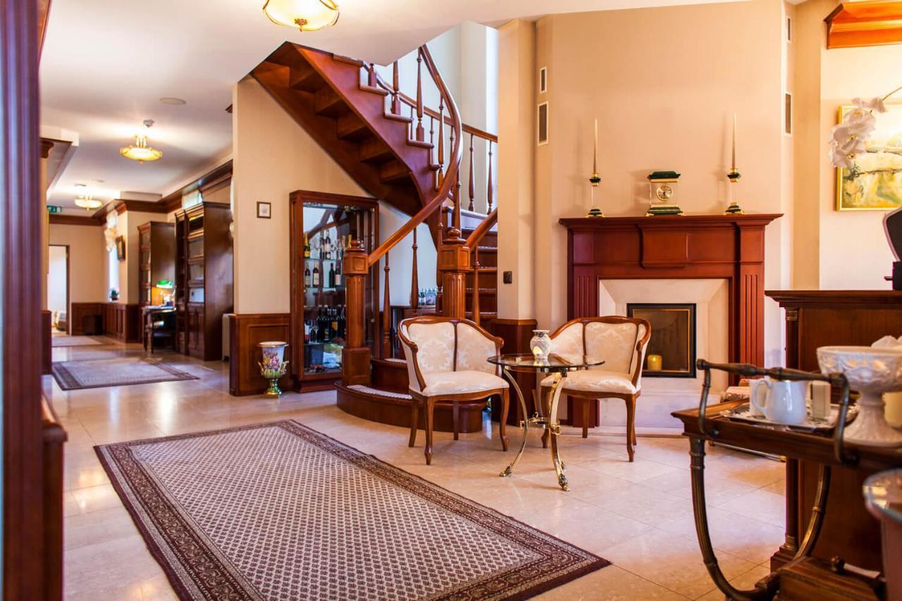 Tb Palace Hotel & Spa Jūrkalne エクステリア 写真